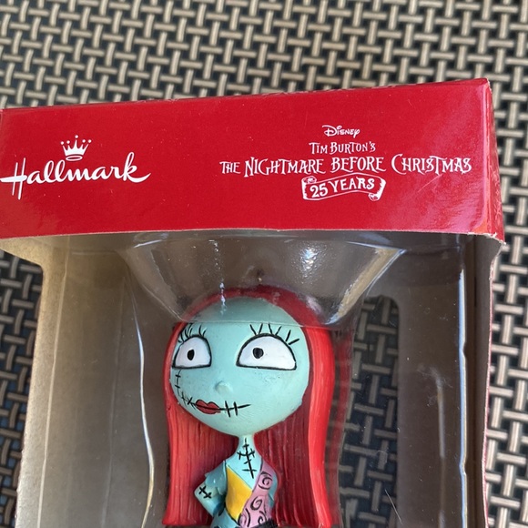 Disney Tim Burton's The Nightmare Before Christmas 25 Year Sally Ornament. - Picture 7 of 13